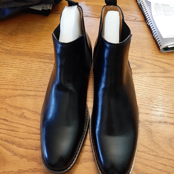 Man's shoes - Picture 8 of 9